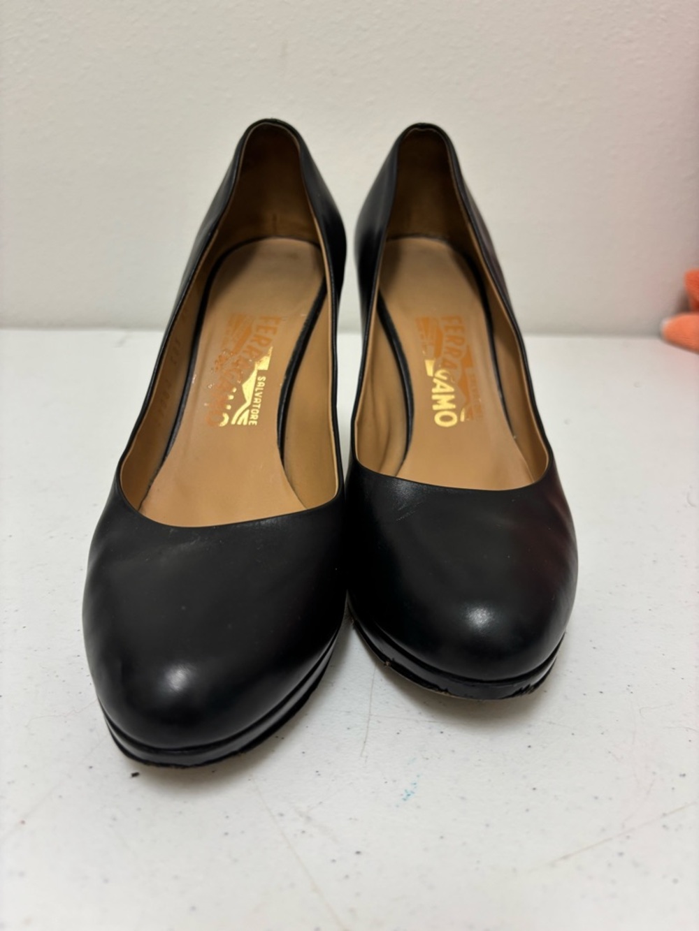 Salvatore Ferragamo Black Leather Round-Toe Pumps